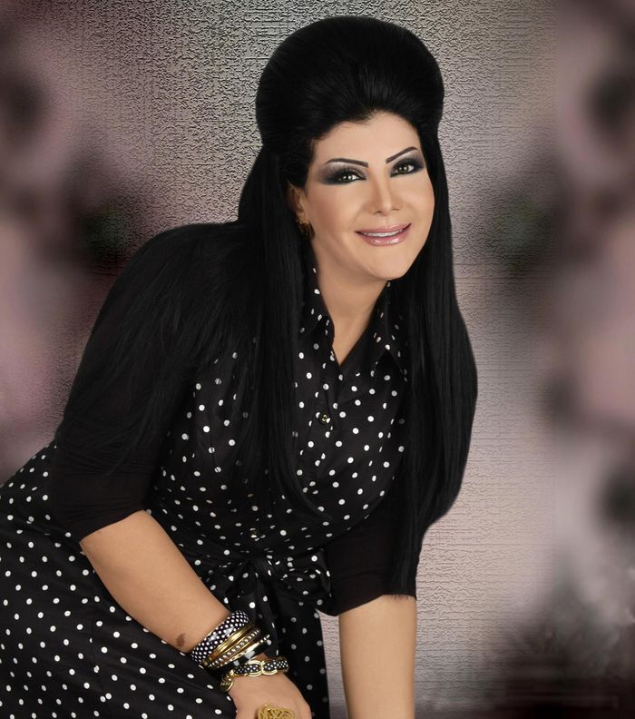 الهام الفضاله في خلال جلسة تصويرية