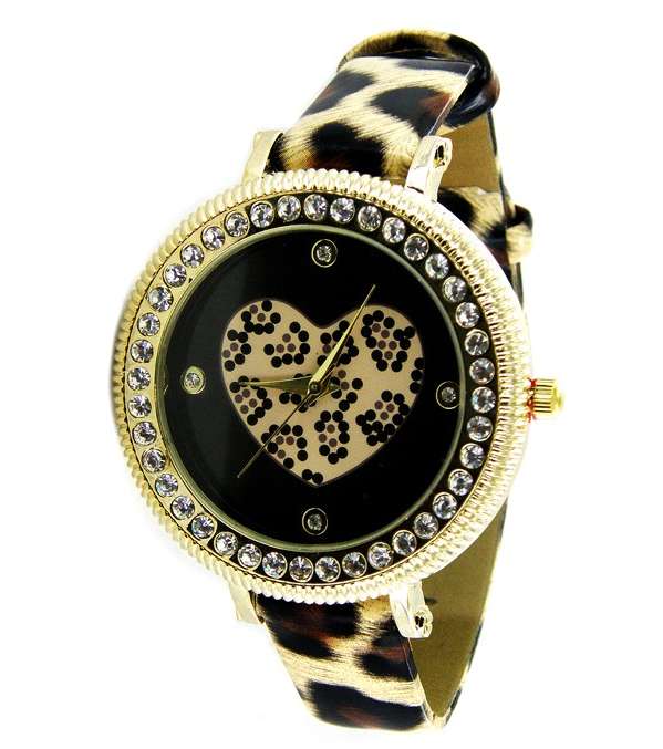 الساعة بنقشة النمر