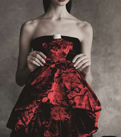 من كتاب Dior New Couture، اليك هذا الفستان المميز من مجموعة صيف 1960