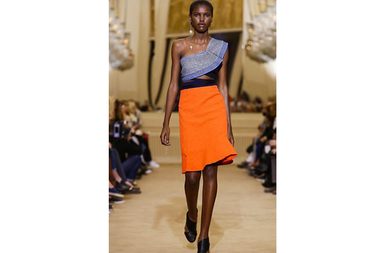 بالصور، إليكِ مجموعة ازياء Roland Mouret لربيع وصيف 2016