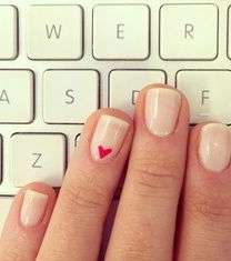 إرسمي قلباً صغيراً بلون فارق