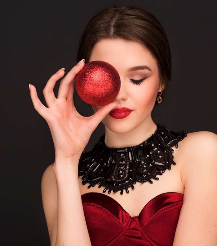 ايلاينر برسومات غريبة تناسب عطلة العيد