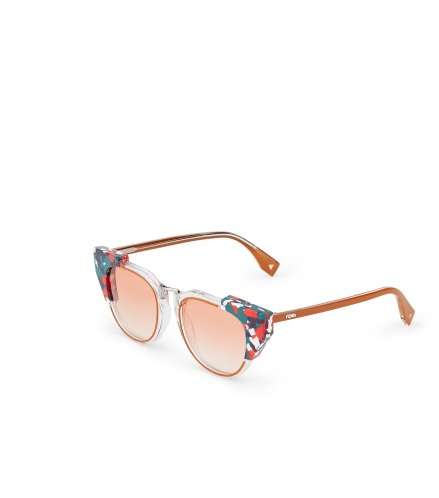 زيني عباءتك السوداء بنظارات فندي Metropolis الشمسية