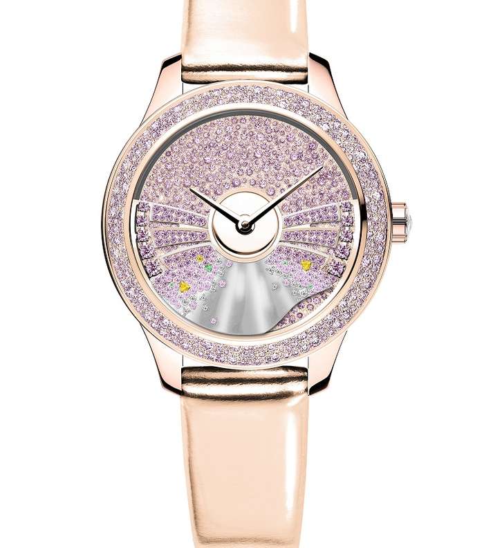 من مجموعة Dior VIII اليك هذه الساعة المميزة بسوارها الحريري من معرض بازل 2016