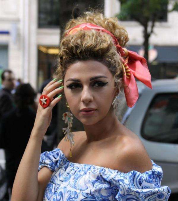 ميريام فارس تكثر من الأكسسوارات وتطل بلوك مبالغ فيه