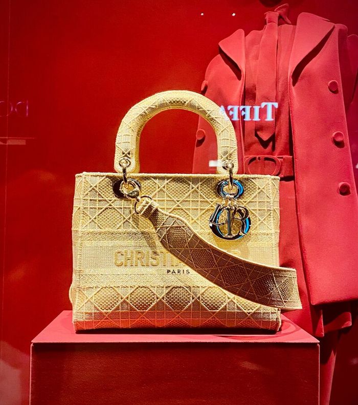 صور اجمل الشنط الماركات