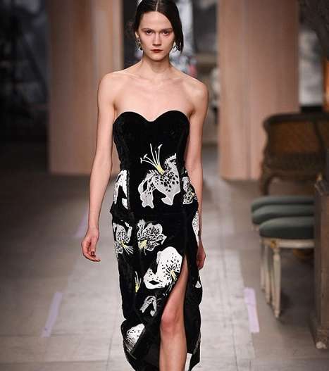 موضة الفساتين مع الشق الطويل على الساق من Erdem لشتاء 2017