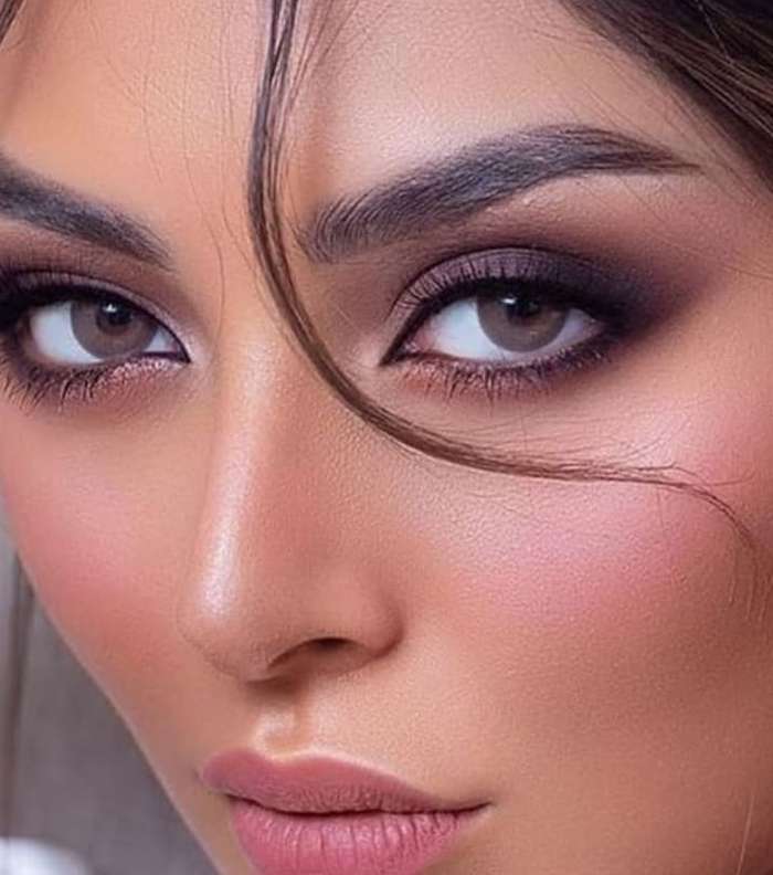 اجمل مكياج عيون سموكي بالصور