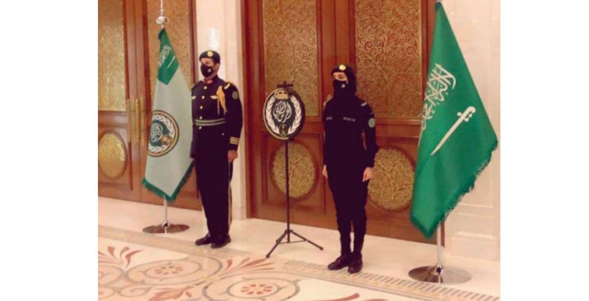 في سابقة من نوعها..صورة إمرأة في صفوف الحرس الملكي السعودي!