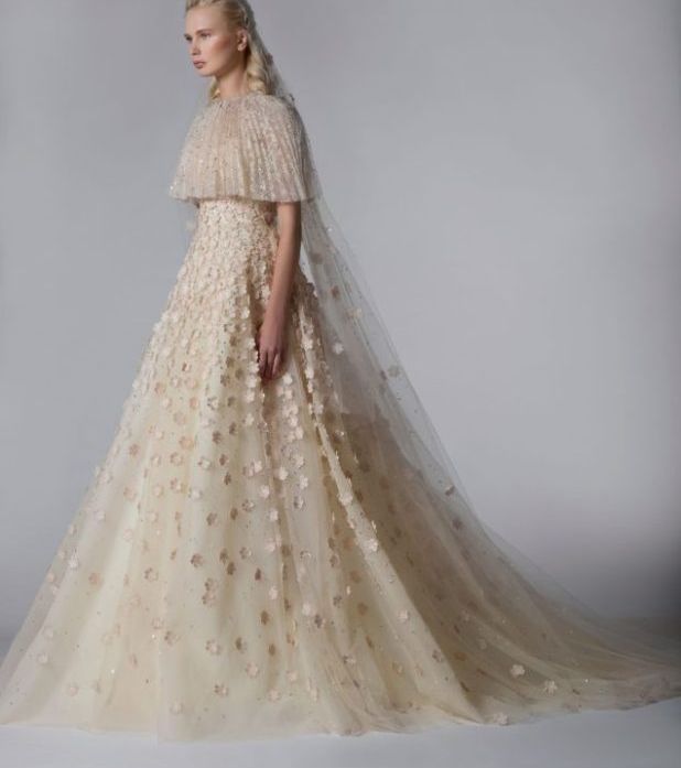 صور اجمل فساتين زفاف ملونة