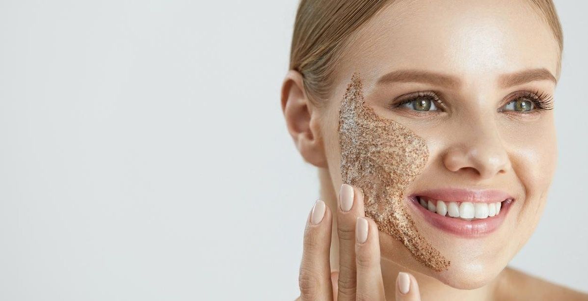 طريقة تقشير احماض الفواكه للوجه