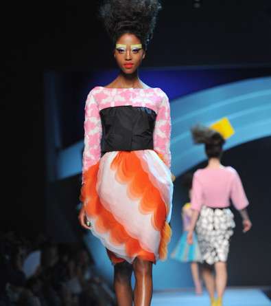 تصاميم مميّزة بأجمل الألوان مع مجموعة Dior 2011-2012