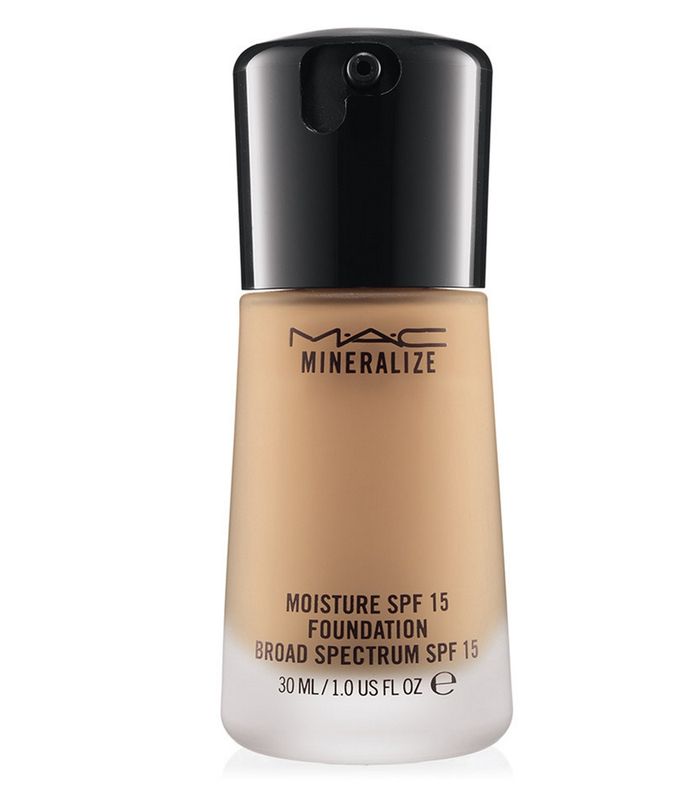 إطلالة مشرقة من فاونديشن للبشرة الجافة