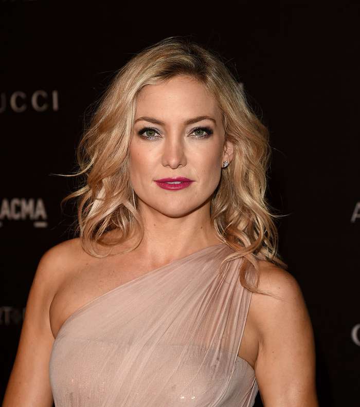 الشفاه الوردية مع كيت هدسون 