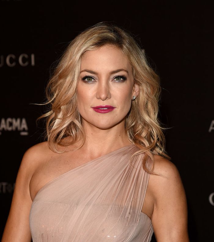 الشفاه الوردية مع كيت هدسون 