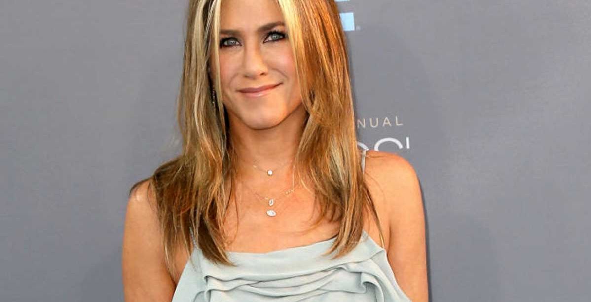 4 أسرار خلف تألق جنيفر آنستون بشعر كثيف ولامع