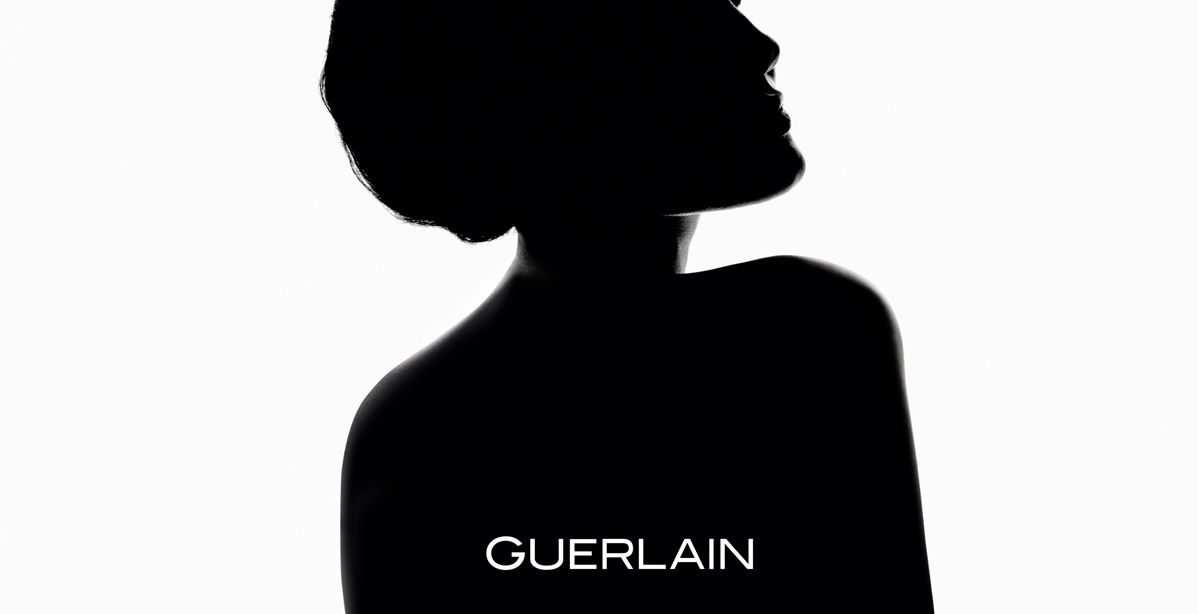 أنجلينا جولي تتربع نجمة على عرش دار Guerlain للعطور