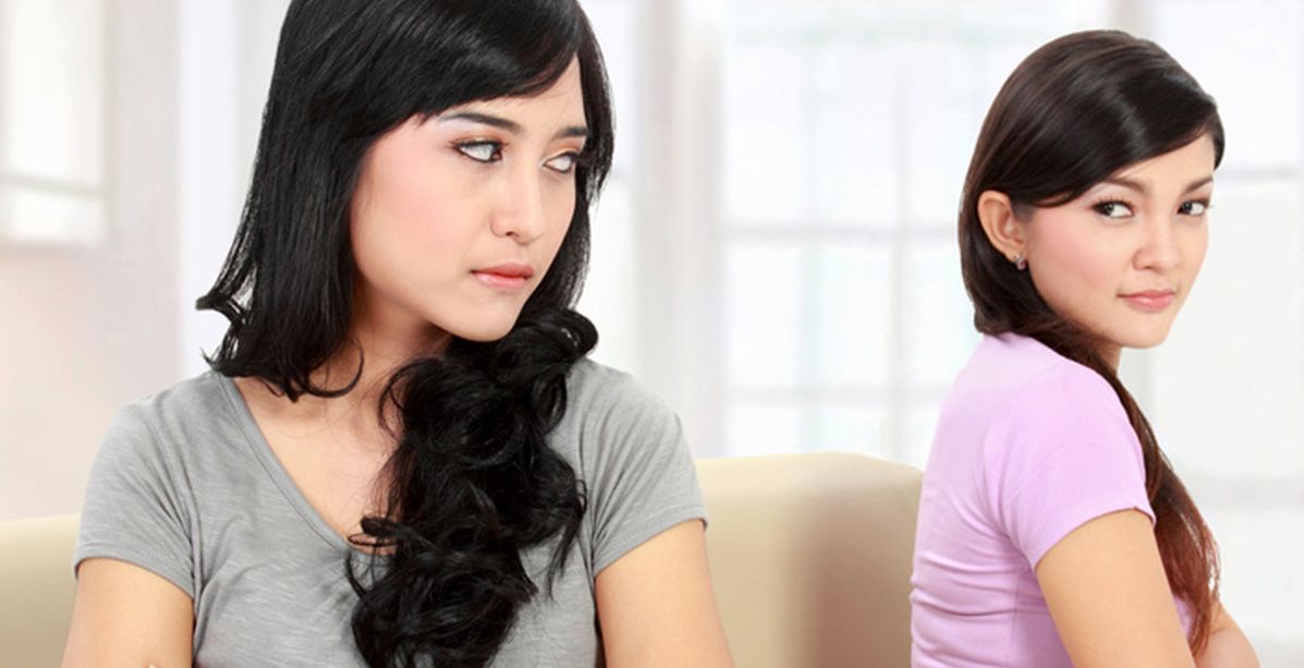 ابرز اسباب غيرة المرأة من المرأة