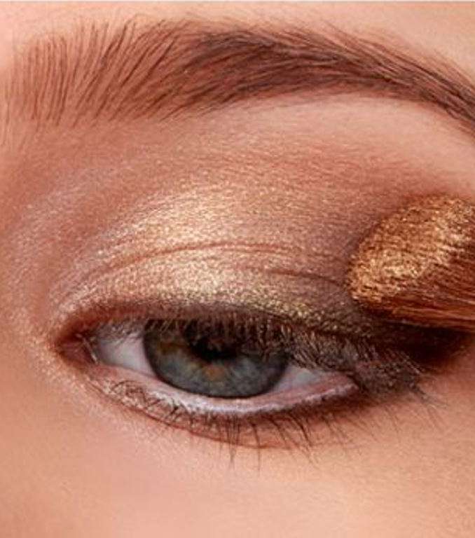 مكياج سموكي بني ناعم