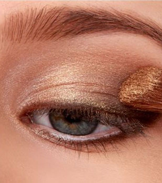 مكياج سموكي بني ناعم