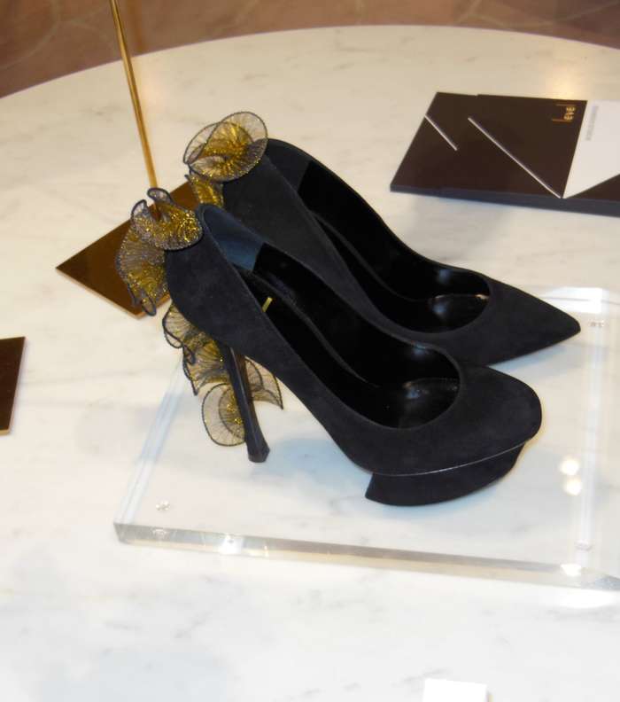 أحذية نيكولاس كيركوود الآن في Level Shoe District في دبي