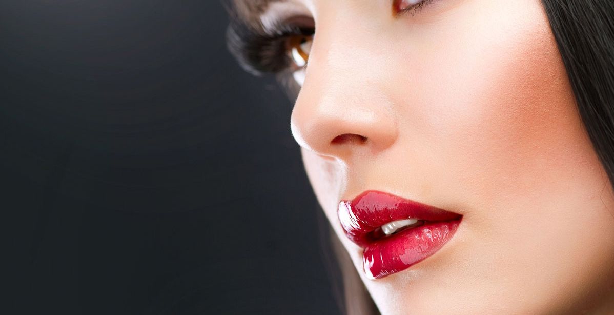 حيل ماكياج تمنحك إطلالة النجمات... لا تتخلي عنها