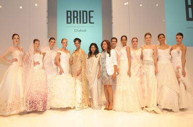 صور عروض ازياء وجوهرات وفساتين زفاف في معرض العروس دبي 2014 