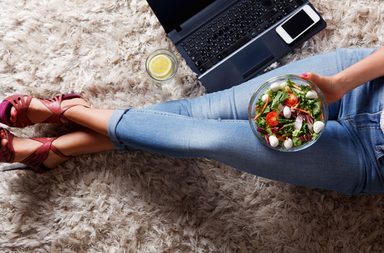 وجبات غذائية لذيذة وصحيّة تصل إليك خلال الحجر المنزلي