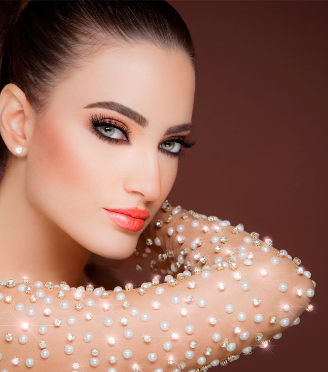 إعتمدي المكياج الملوّن في يوم فرحك