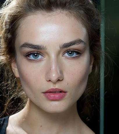 dolce-and-gabbana-thick-eyebrows-29-03-2011
