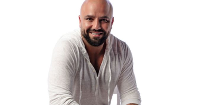 أخصائي الإعلانات يواجه تشومسكي: كتاب جديد لأحمد أبو زناد