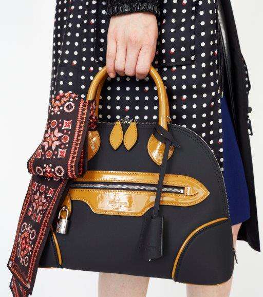 من مجموعة Pre Fall 2015، اليك اجدد موديلات الشنط من لويس فويتون