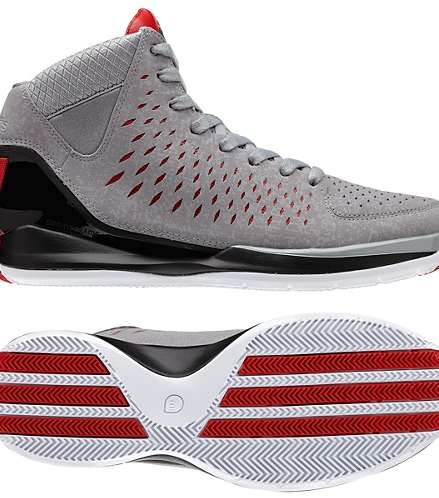 حذاء رياضي بثلاث ألوان من adidas