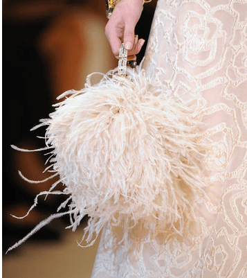 اختاري لشتاء 2014 حقائب الريش من Armani Prive