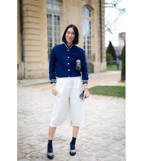 ارتدي الشورت الطويل مع السترة الرياضيّة Bomber Jacket