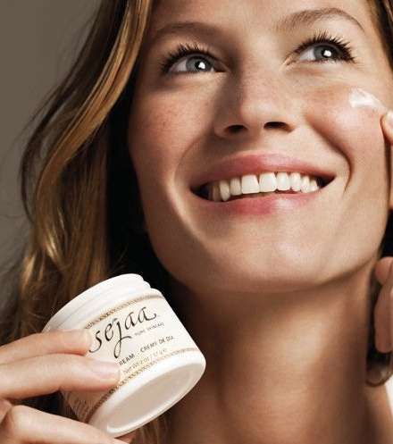 جيزيل بوندشين و Sejaa