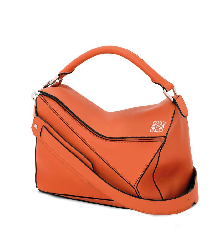 لاطلالة مميزة في صيف 2015، اختاري حقيبة Loewe Puzzle