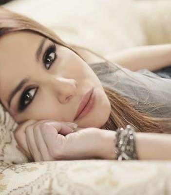 كارول سماحة وعيون محدّدة