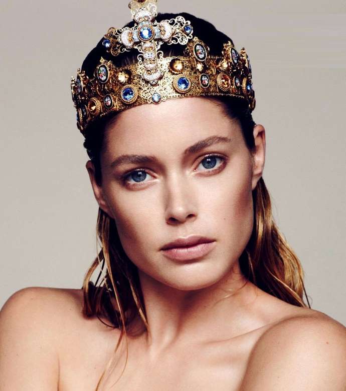 الوجنتين بلفحة الشمس البرونزية