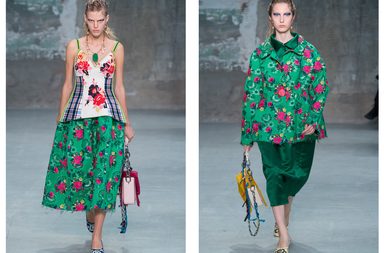 التنورة المطبعة المنفوخة ومتوسطة الطول او المعطف المطبع الفضفاض