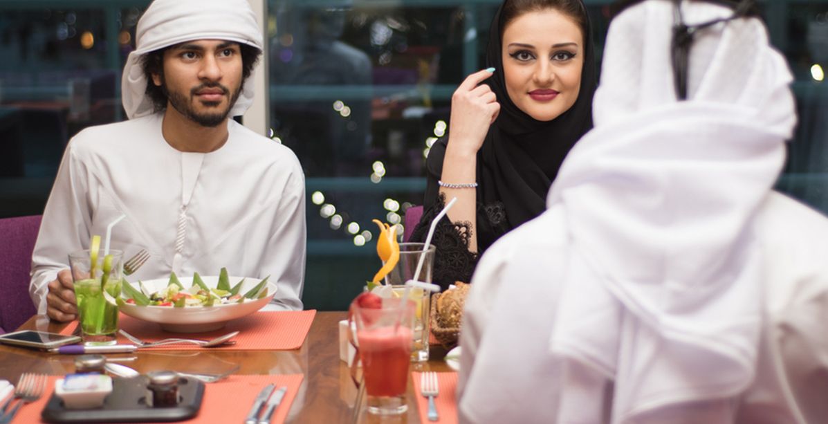 حين يلتقي الحبيب بالصديق هذا ما عليك توقع حصوله!