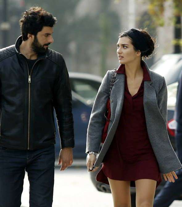 ازياء توبا يويوكوستن في العشق الاسود