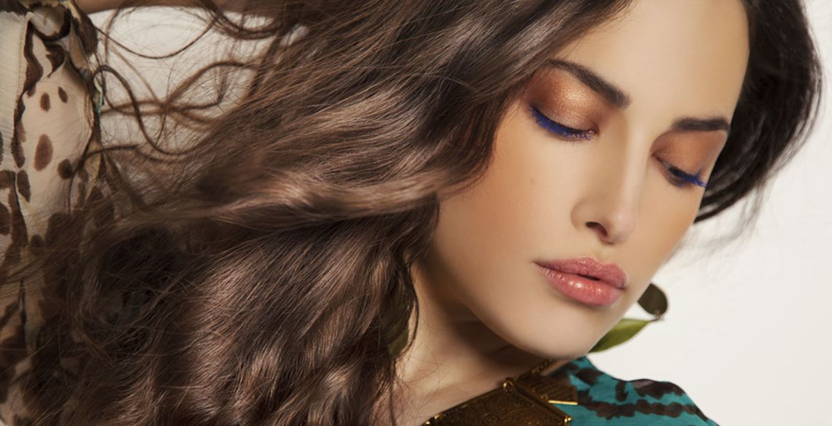 أداة ماكياج تضمنين باستعمالها الظهور أصغر بـ 5 سنوات على الأقل!