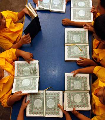 أطفال مسلمون يستعدّون لشهر رمضان