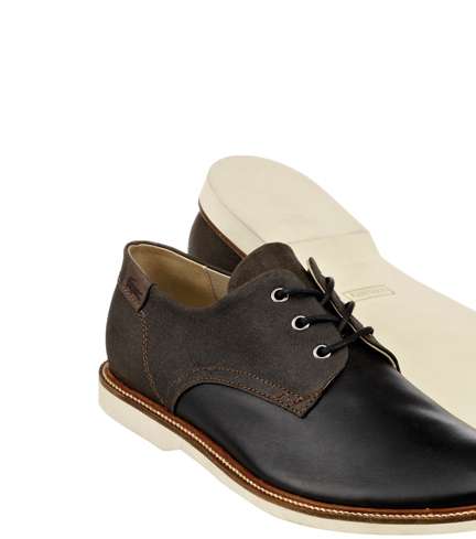 حذاء جلد أنيق يليق بالمناسبات الرسمية والعادية من Lacoste