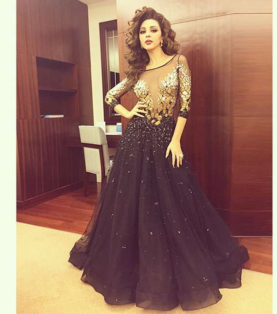 ميريام فارس بفستان فخم وجذاب