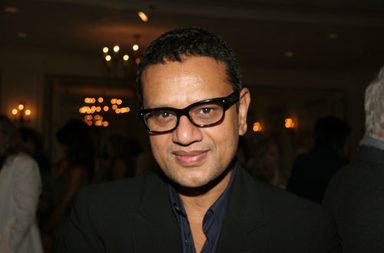 كل ما تريدين معرفته من اخبار ومعلومات وصور ووثائق عن Naeem Khan