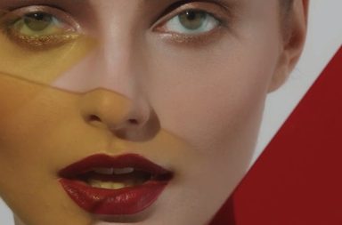 عيون CHANEL تخبرك الحكاية الأجمل مع Palette Essentielle