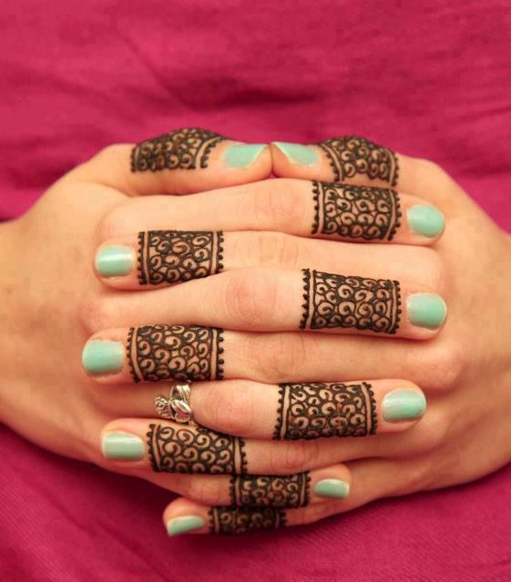 نقوش على الأصابع