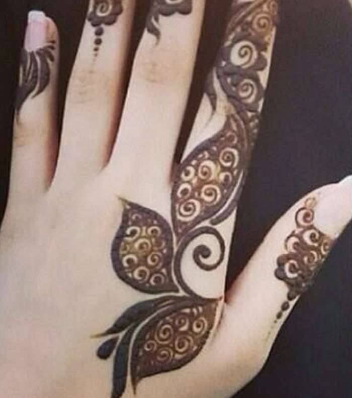 صور اروع نقش حناء اصابع خليجي للعروس